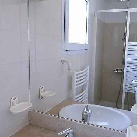 Holiday home Magnifique Face Au Golf Avec Piscine Au Sel